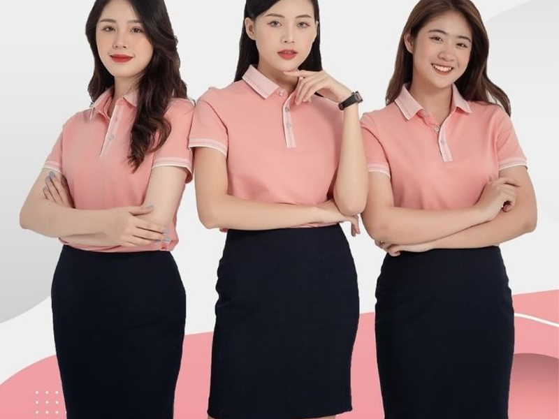 Áo polo trẻ trung kết hợp cùng chân váy ôm