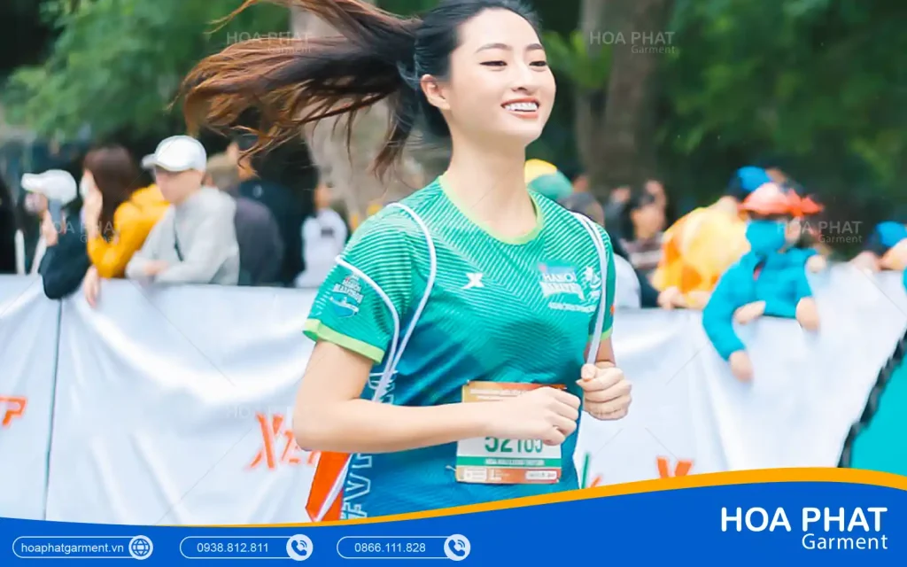 Áo thun đồng phục thể thao tăng thêm thoải mái và tự tin vận động