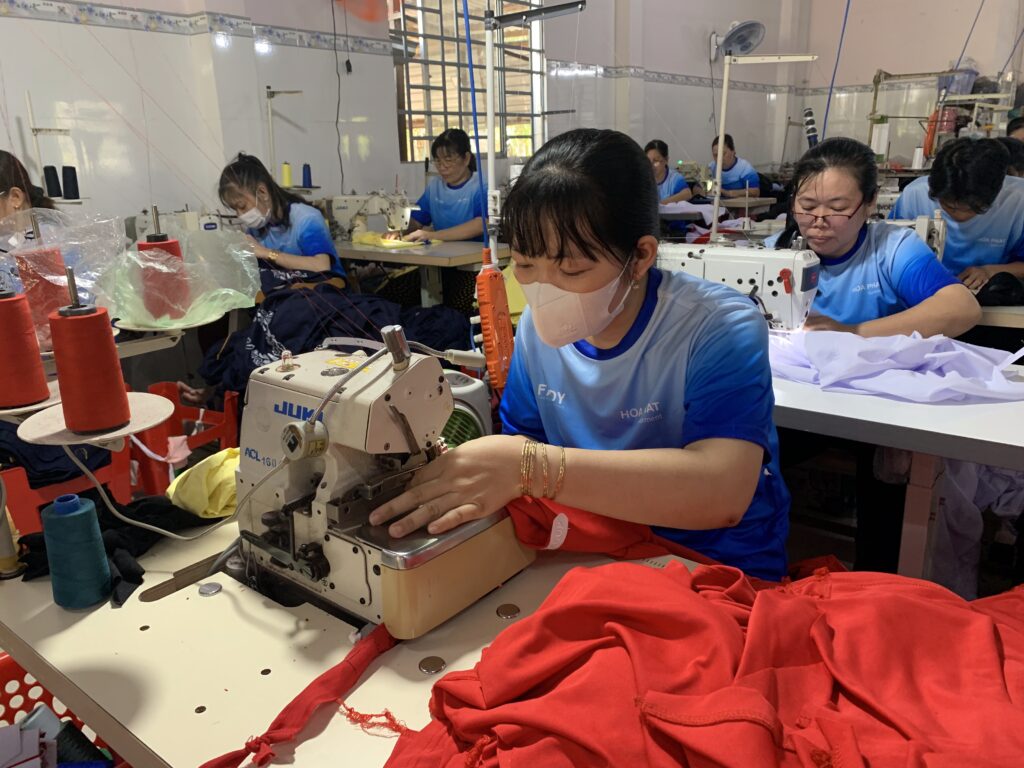 cách kiểm tra năng lực xưởng may áo gió