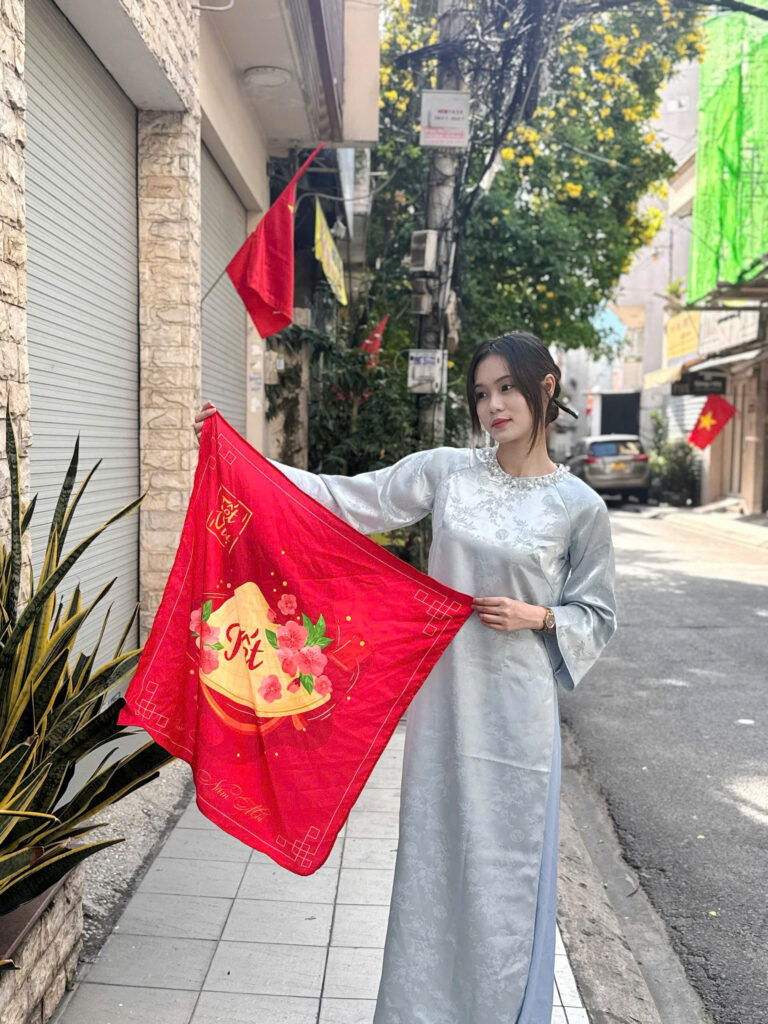 Mẫu khăn lụa Tết 2026 đẹp và dịch vụ in khăn bandana Tết số lượng lớn 1 gen h z7392704617351 9c72063a48a32f7d78d7e230d333ae96