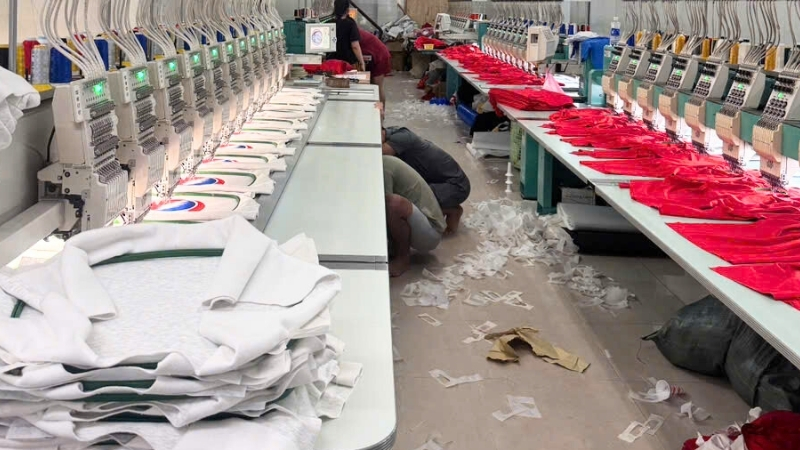Thêu kỹ thuật số logo thương hiệu sắc nét tại Hoa Phat Garment 3 Quy trình thêu kỹ thuật số khép kín và chuyên nghiệp