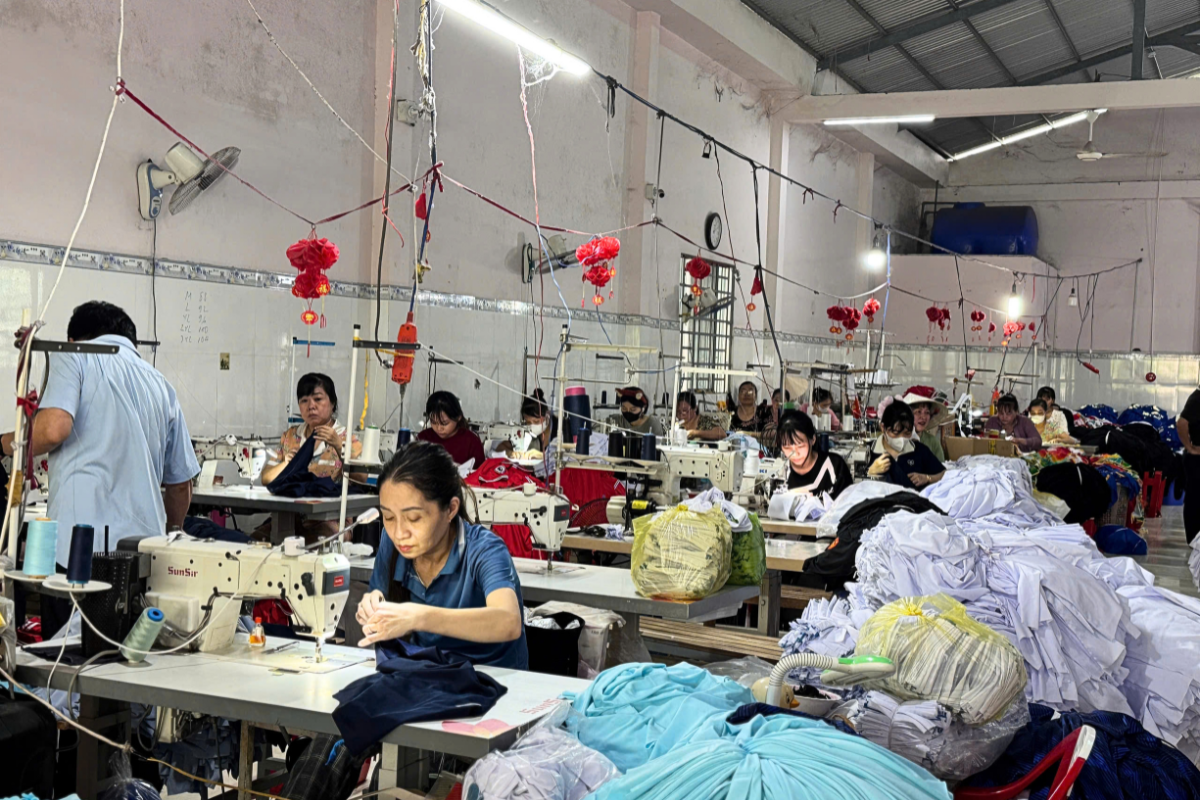 May tạp dề đồng phục theo yêu cầu giá tận xưởng 1 xưởng may tạp dề đồng phục