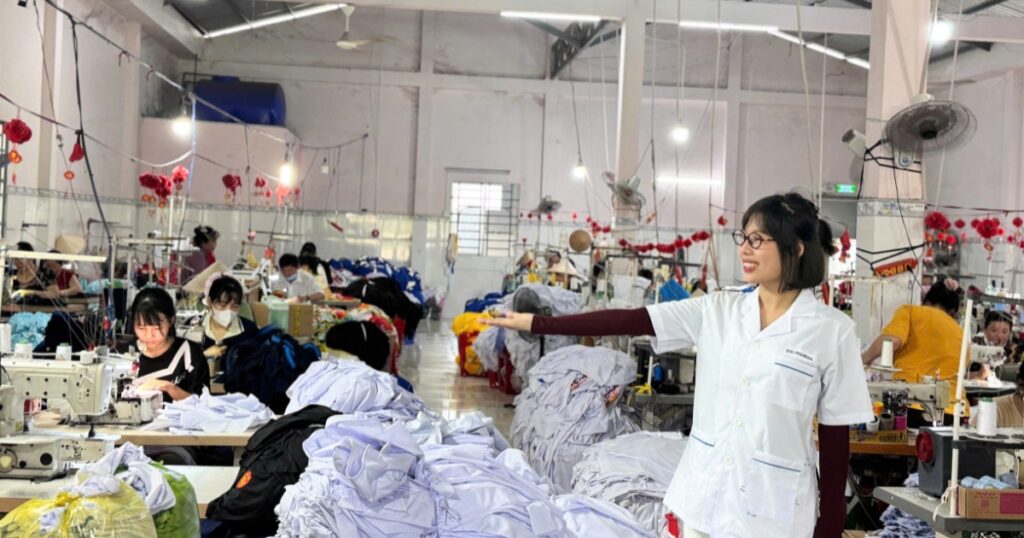 Thời gian sản xuất áo blouse đồng phục bao lâu? chi tiết từng công đoạn 1 thời gian may áo blouse đồng phục