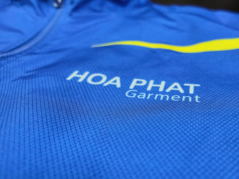 In logo lên áo khoác đồng phục nên chọn công nghệ in nào? 6 in logo lên áo khoác đồng phục